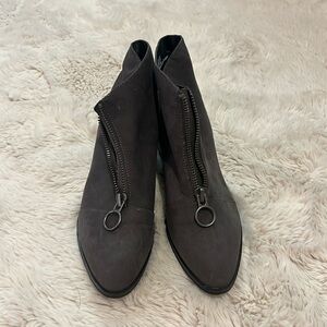 American Eagle Women’s 9 Booties